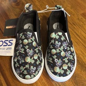 NWT Grogu slip on Toddler 7